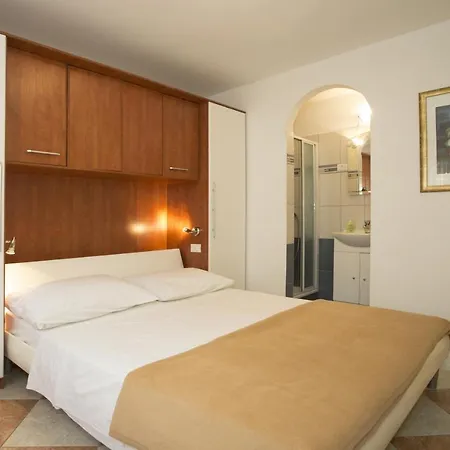 Mavarstica 12696a Apartment *